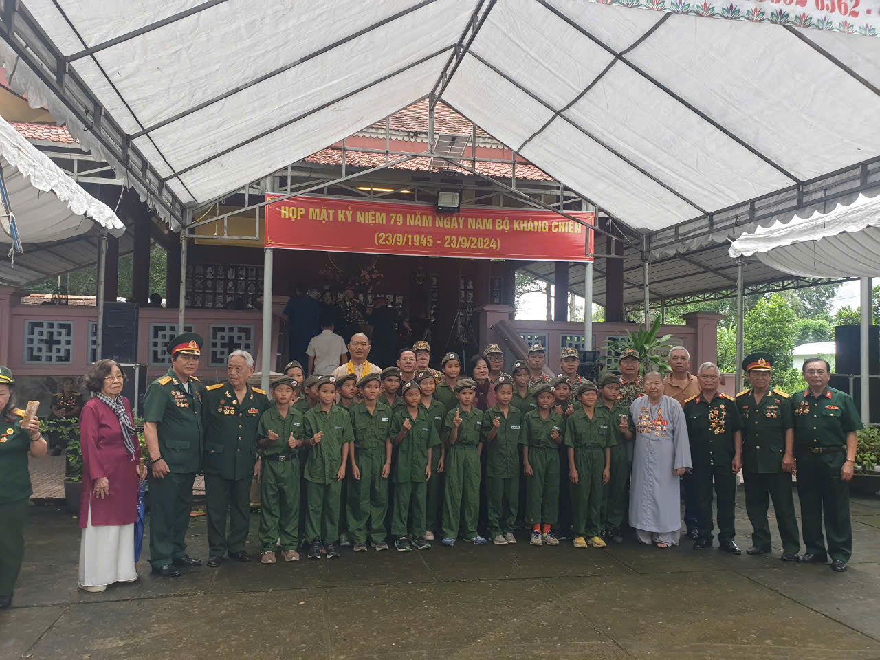 Tưởng niệm,  họp mặt truyền thống tại Đền Gia Định